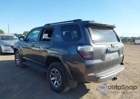 2021 Toyota 4Runner Trd Off Road z USA, uszkodzony, nr VIN JTEPU5JR2M5907110